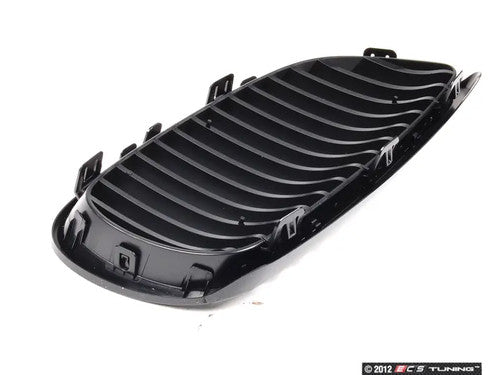 BMW E9X (E90 E92 E93 & M3) Gloss Black Kidney Grilles/Front Grills - Shadowline Blackout Chrome Delete Replacement Set - 3 Series Saloon/Sedan, Coupe, Convertible Pair