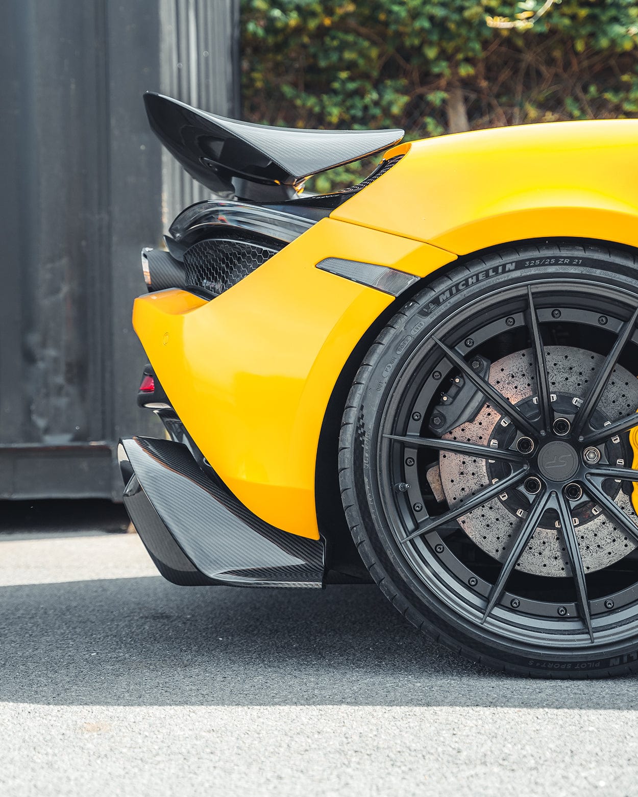 McLaren 720S Carbon Fibre (Fiber) Body Kit – CT Series Full Dry Pre-Preg Aero Package: Front Splitter, Bonnet/Hood, Side Skirts, Wings/Fenders, Rear Diffuser & Spoiler/Airbrake – Fits 2017+ – MJ Modifications UK