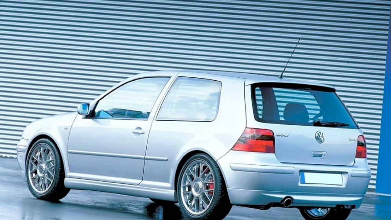 Maxton Design - REAR BUMPER EXTENSION VW GOLF 4 25'TH ANNIVERSARY LOOK (WITH EXHAUST HOLE)