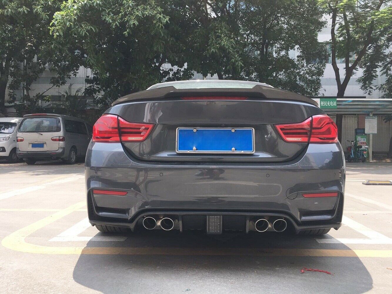 BMW M3 M4 F80 F82 F83 2014-2020 Gloss Carbon Fibre/Fiber Rear Diffuser Valance Splitter, F8X M Performance Style with Centre/Center F1 LED Rain/Brake/Fog Light, OEM+ Fit, Rear Bumper Insert for Saloon/Coupe/Convertible – UK Stock, Fast 2 Day Shipping