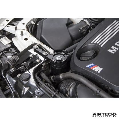 AIRTEC Motorsport BMW S55 Oil Catch Can / Oil Separator Kit for M2 Competition F87, M3 F80 & M4 F82 F83 - Direct-Fit Bolt-On, Black Anodised, Baffled, Internal Micron Filter & Integrated Dipstick