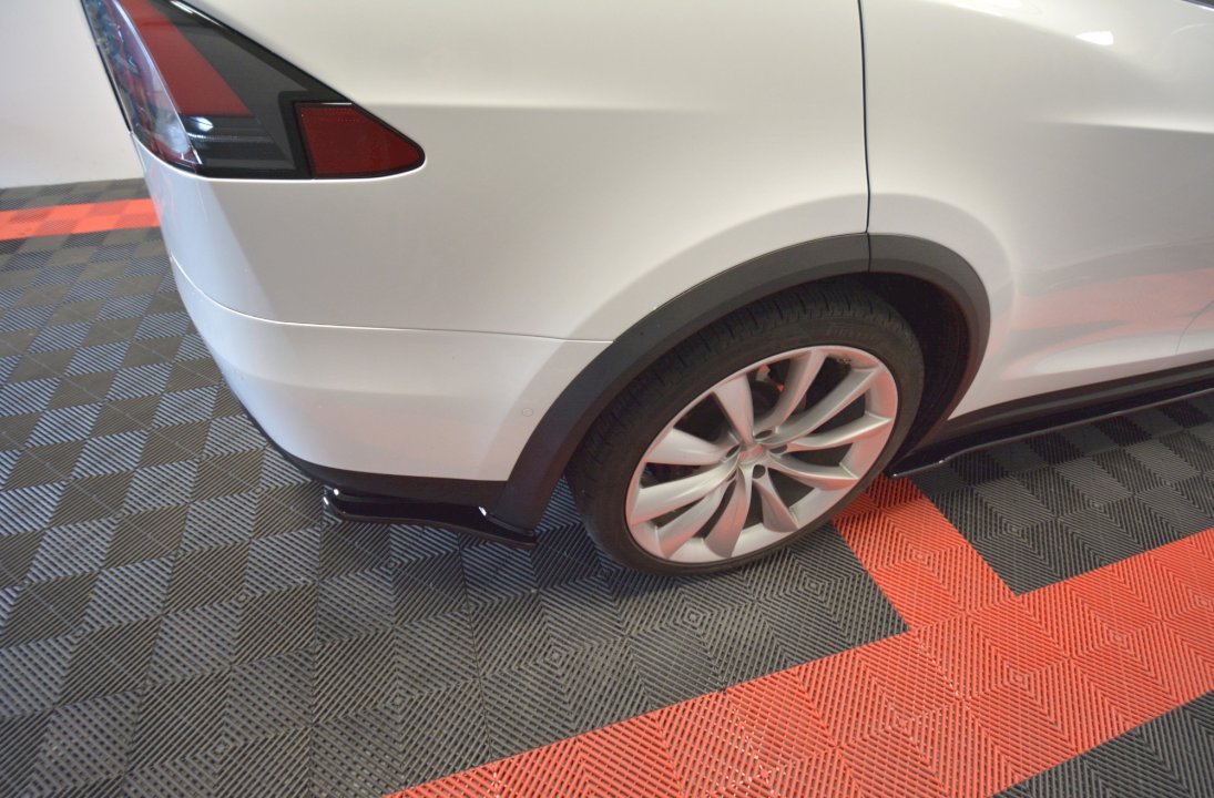 Maxton Design - REAR SIDE SPLITTERS V.1 TESLA MODEL X (2015-2021)