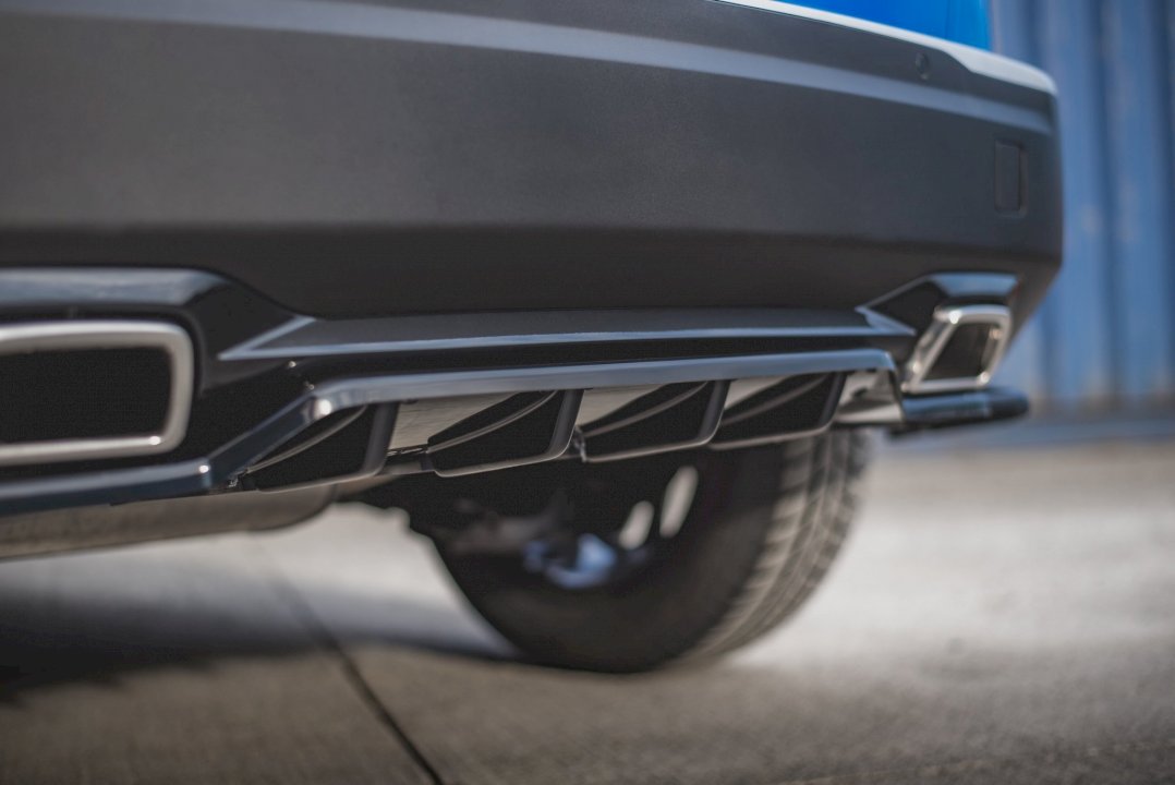 Maxton Design - CENTRAL REAR SPLITTER (W/ VERTICAL BARS) PEUGEOT 2008 MK2 (2019-2023)