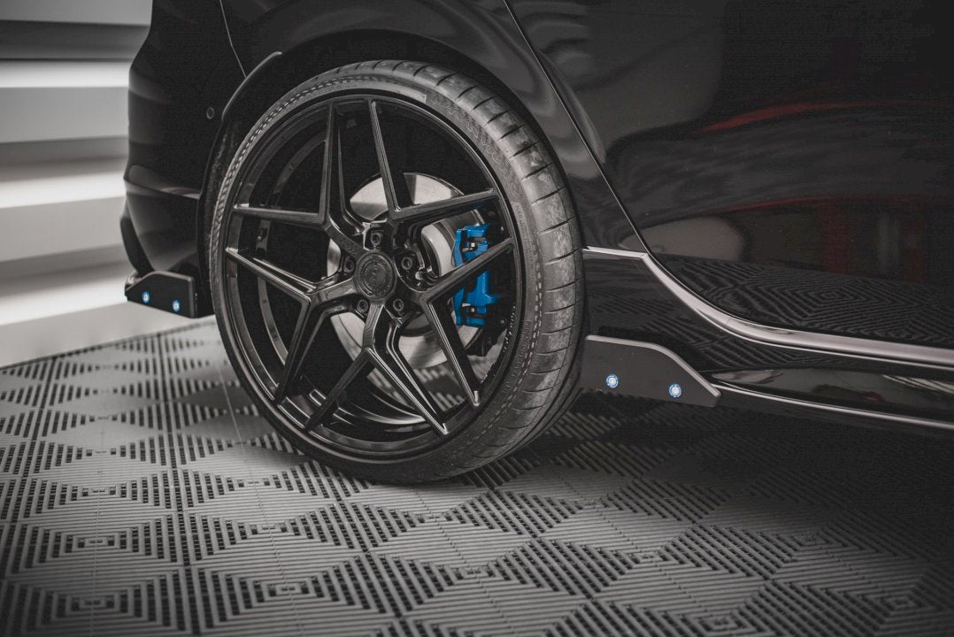 Maxton Design - REAR SIDE SPLITTERS V.2 + FLAPS VW GOLF R MK8