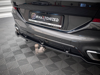 Maxton Design - CENTRAL REAR SPLITTER (VERTICAL BARS) V.3 BMW X6 M-PACK G06