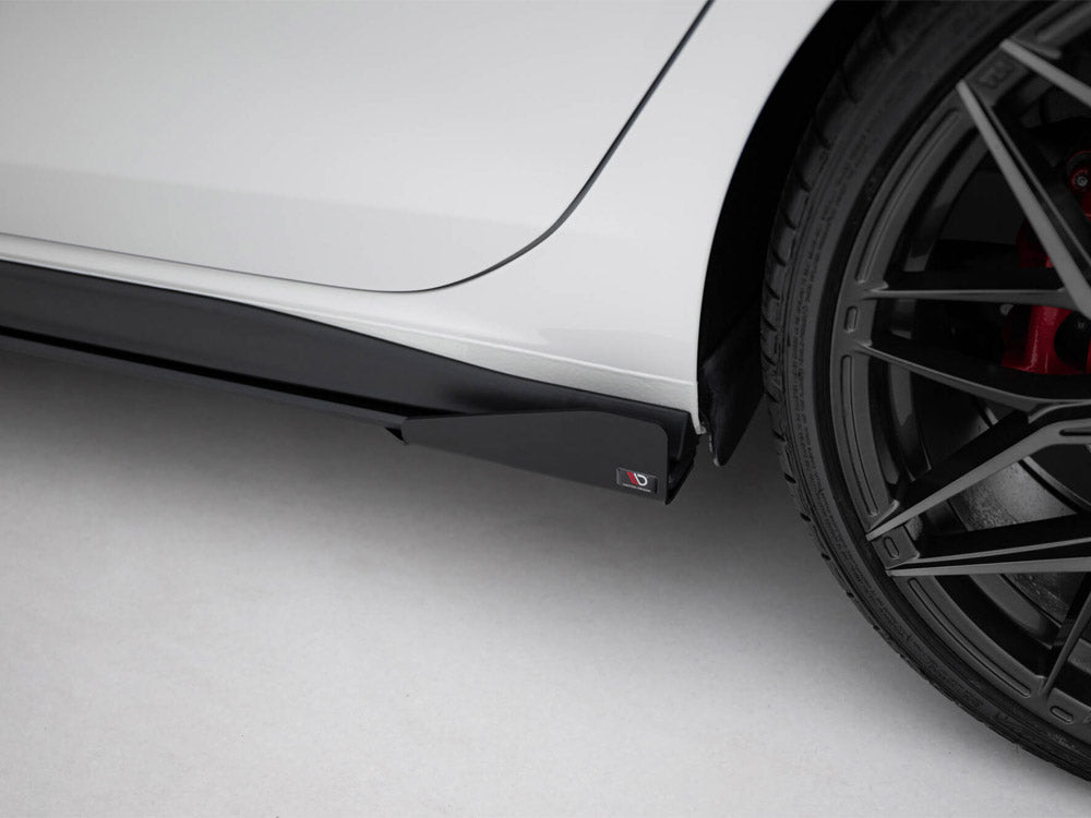 Maxton Design - STREET PRO SIDE SKIRTS DIFFUSERS + FLAPS VOLKSWAGEN GOLF GTI / GTE / GTI CLUBSPORT / R-LINE MK8