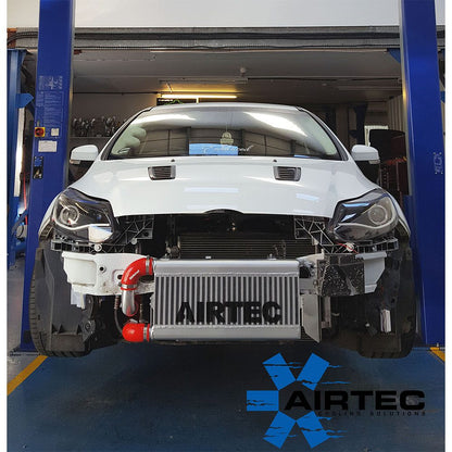 AIRTEC Motorsport Stage 2 Performance Intercooler FMIC Upgrade Kit for Ford Focus MK3/Mk3 1.0 EcoBoost (100/125/140PS) 2012–2018 – Uprated Front Mount Charge Air Cooler, 50mm Bar & Plate Core, Cast End Tanks – Pro-Series Black or Natural Silver