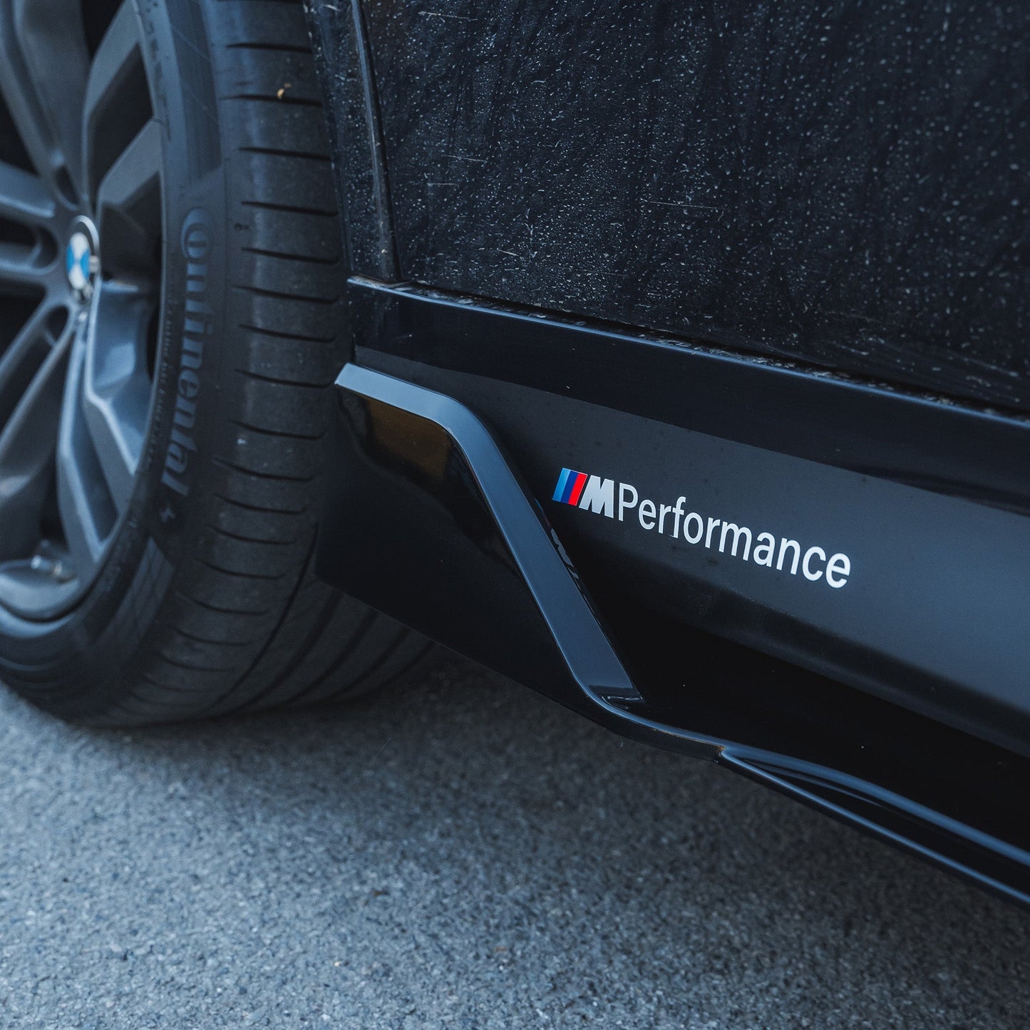 BMW X5 F15 Body Kit 2014-2018 High Gloss/Piano Black Aero Styling Pack - Front Lip Splitter, Side Skirt Extensions, Rear Diffuser Valance, Roof Spoiler - Black Pack Shadowline Exterior Upgrade