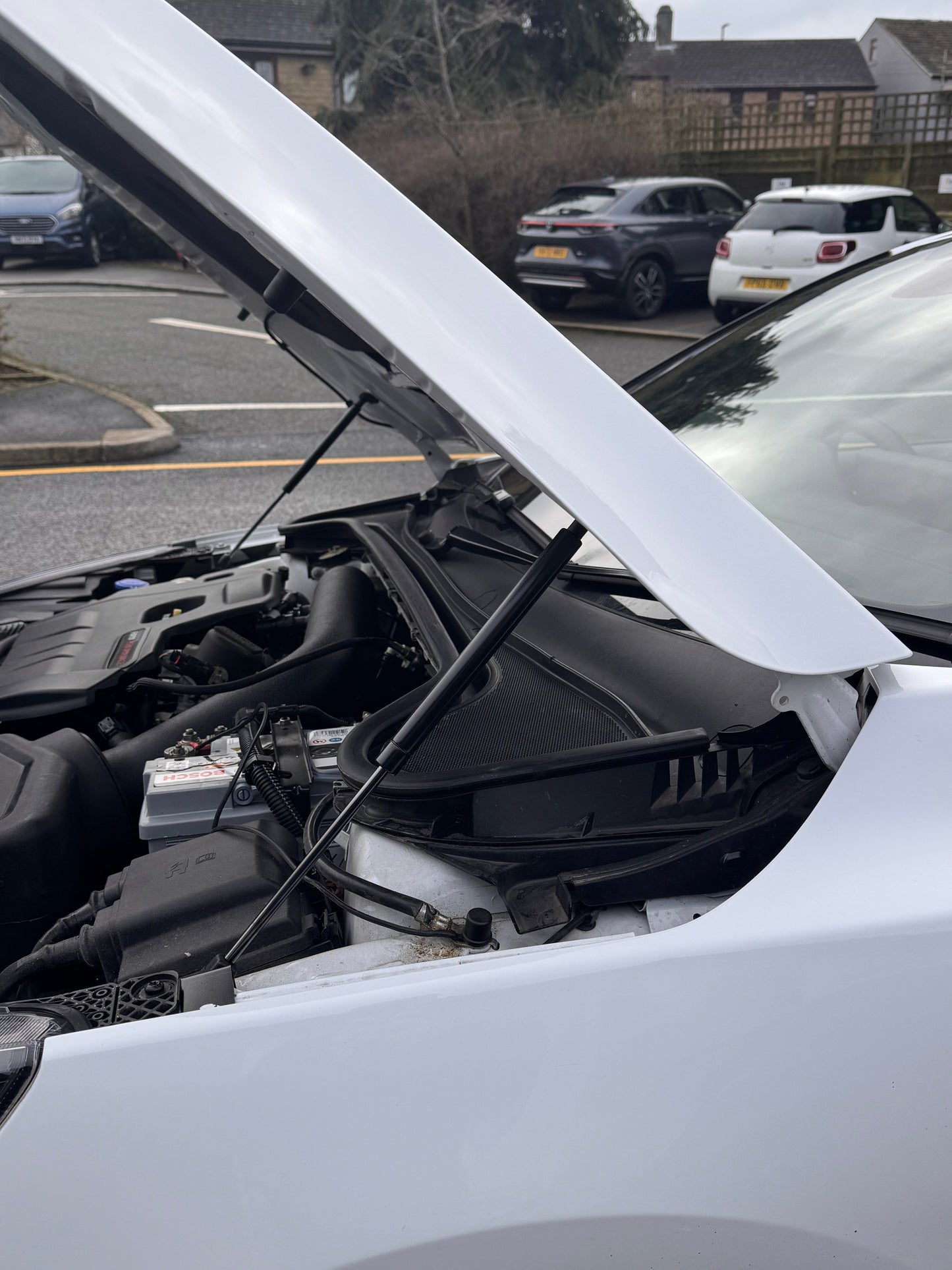 Ford Focus MK4 & MK4.5 - Bonnet Strut Kit - Vudu