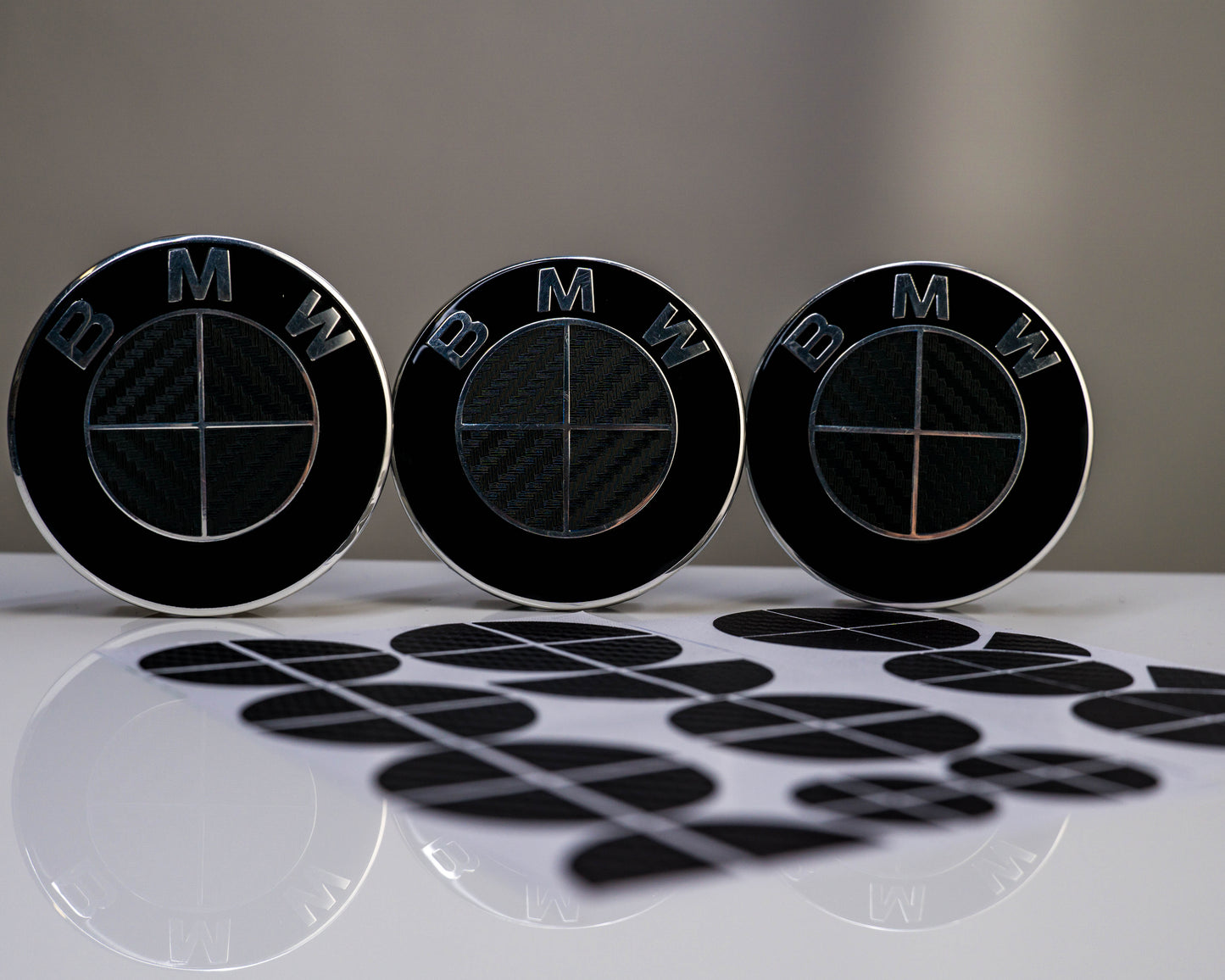 BMW Roundel Overlay Kit – Gloss Black Carbon-Look Badge/Emblem Logo Vinyl Skins, Decals & Covers for Bonnet/Hood, Boot/Trunk, Steering Wheel and Wheel Centre Caps