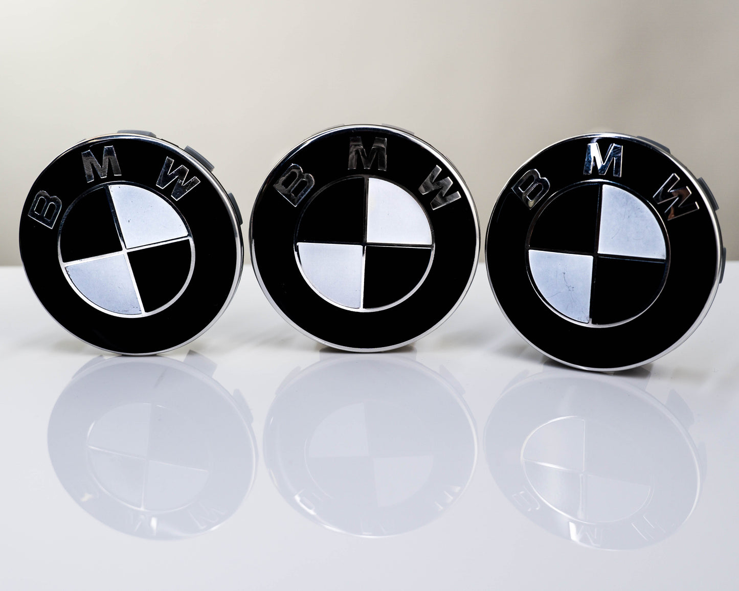 BMW Roundel Overlay Skins Kit – Gloss Piano Black & White Badge Emblem Stickers | Bonnet, Boot, Steering Wheel & Wheel Centre Cap Decals | Roundel Logo Covers Wrap | Monochrome Vinyl, Air‑Release, Removable | UK Made