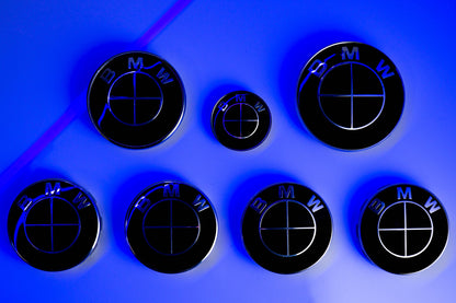 BMW Black Roundel Overlay Kit – Piano Gloss Black Badge/Emblem Logo Covers Decals (Bonnet, Boot, Steering Wheel, Wheel Centre Caps) Vinyl Blackout Roundel Delete De‑Blue Stickers Skin – Made in UK