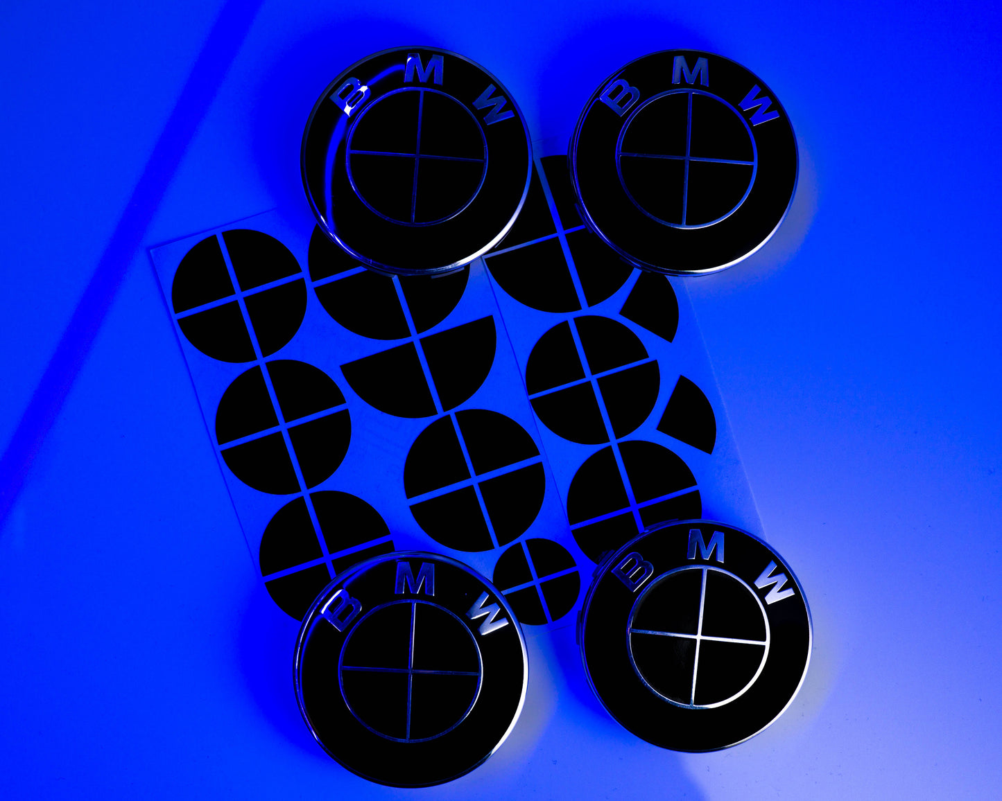 BMW Black Roundel Overlay Kit – Piano Gloss Black Badge/Emblem Logo Covers Decals (Bonnet, Boot, Steering Wheel, Wheel Centre Caps) Vinyl Blackout Roundel Delete De‑Blue Stickers Skin – Made in UK