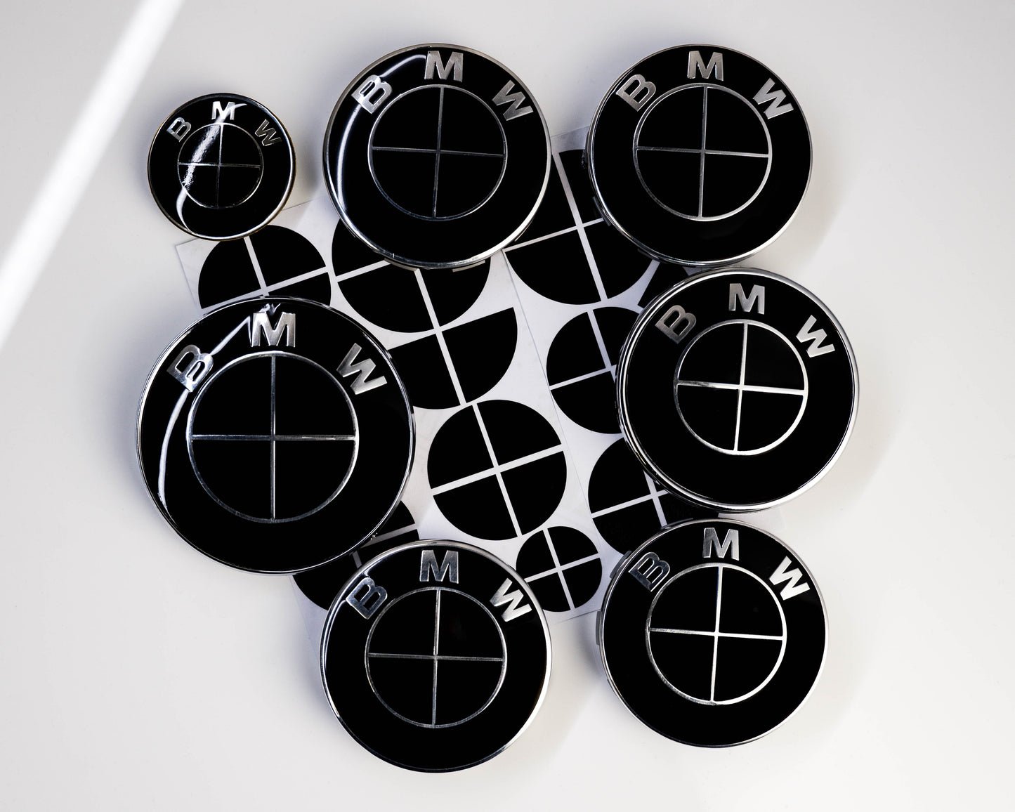 BMW Black Roundel Overlay Kit – Piano Gloss Black Badge/Emblem Logo Covers Decals (Bonnet, Boot, Steering Wheel, Wheel Centre Caps) Vinyl Blackout Roundel Delete De‑Blue Stickers Skin – Made in UK