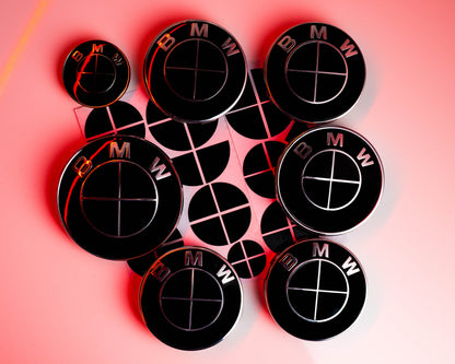 BMW Black Roundel Overlay Kit – Piano Gloss Black Badge/Emblem Logo Covers Decals (Bonnet, Boot, Steering Wheel, Wheel Centre Caps) Vinyl Blackout Roundel Delete De‑Blue Stickers Skin – Made in UK