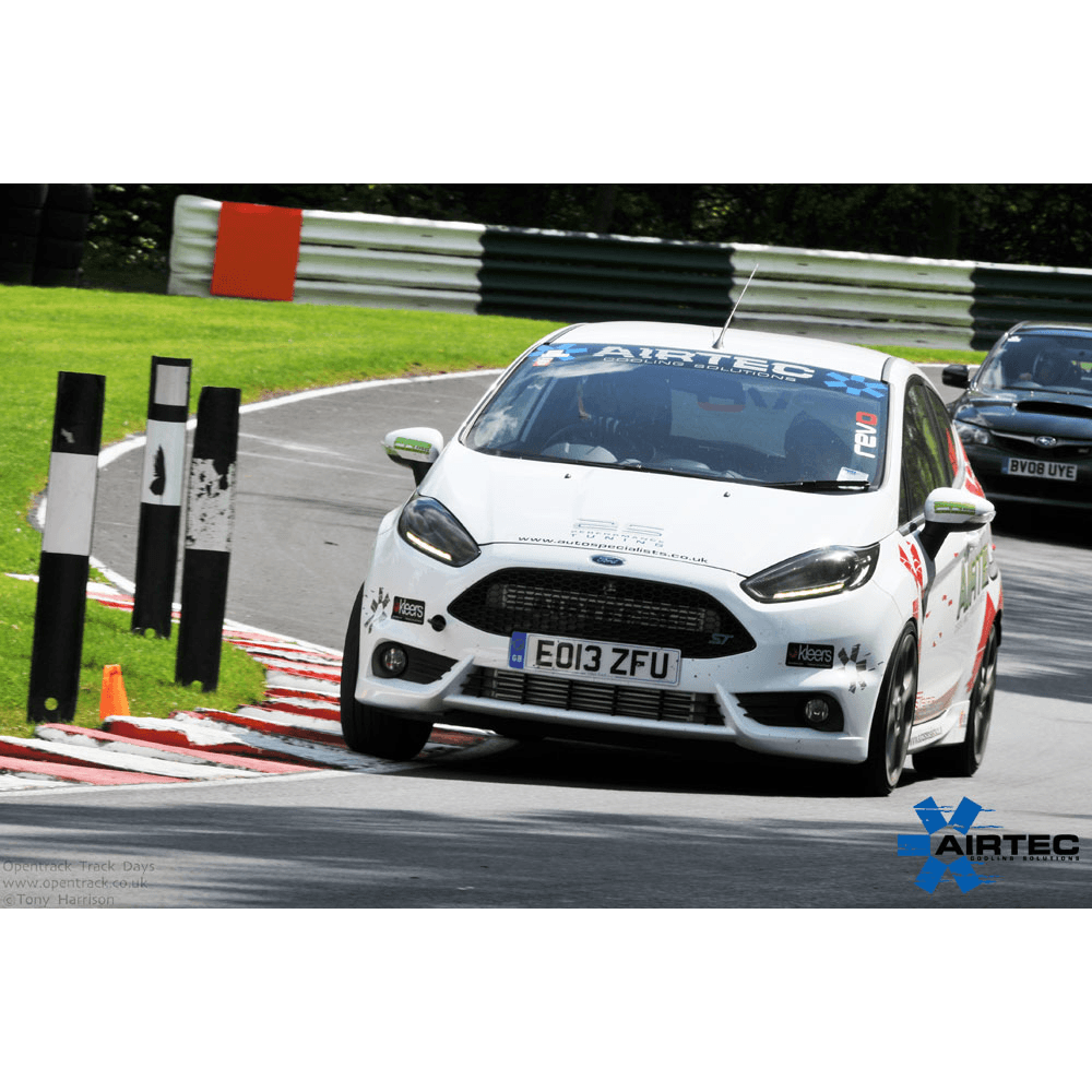 AIRTEC Motorsport Pro-Series Black Front Mount Intercooler Kit FMIC for Ford Fiesta ST180/ST200 1.6 EcoBoost Mk7 - Uprated Stepped Core Stage 3 Cooling Upgrade, Charge Air Cooler, Hybrid & Big Turbo Ready