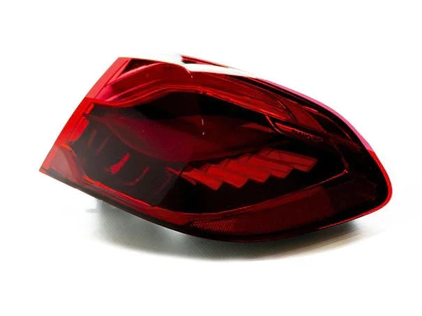 BMW M4 F82 OLED Tail Lights/Taillights Conversion Retrofit Kit – Genuine OEM CS & GTS Style Rear Lamps (LCI Facelift) 2015–2019 with Inner/Outer Taillamps, Bootlid Lights + Wiring Harness/Loom