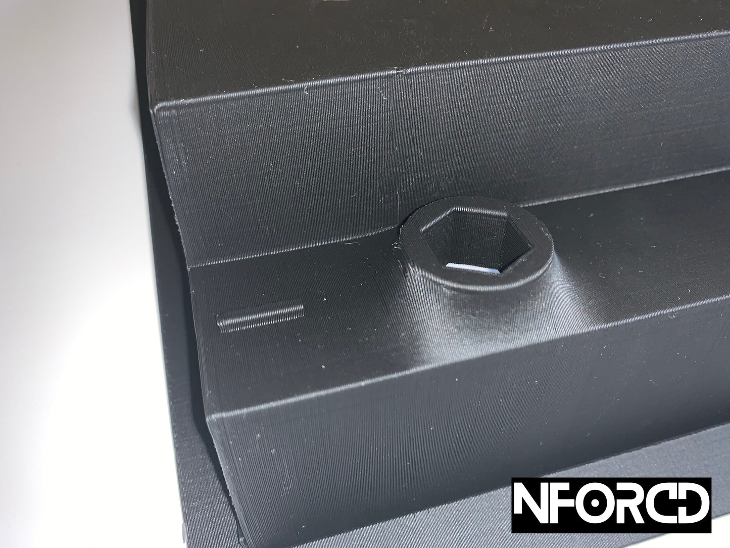 TVR Chimaera & TVR Griffith Battery Cover Lid – OE Style Battery Box/Tray/Compartment Lid, Under Bonnet Engine Bay Battery Case Housing Shroud – Direct Replacement 12V Polarity Marked