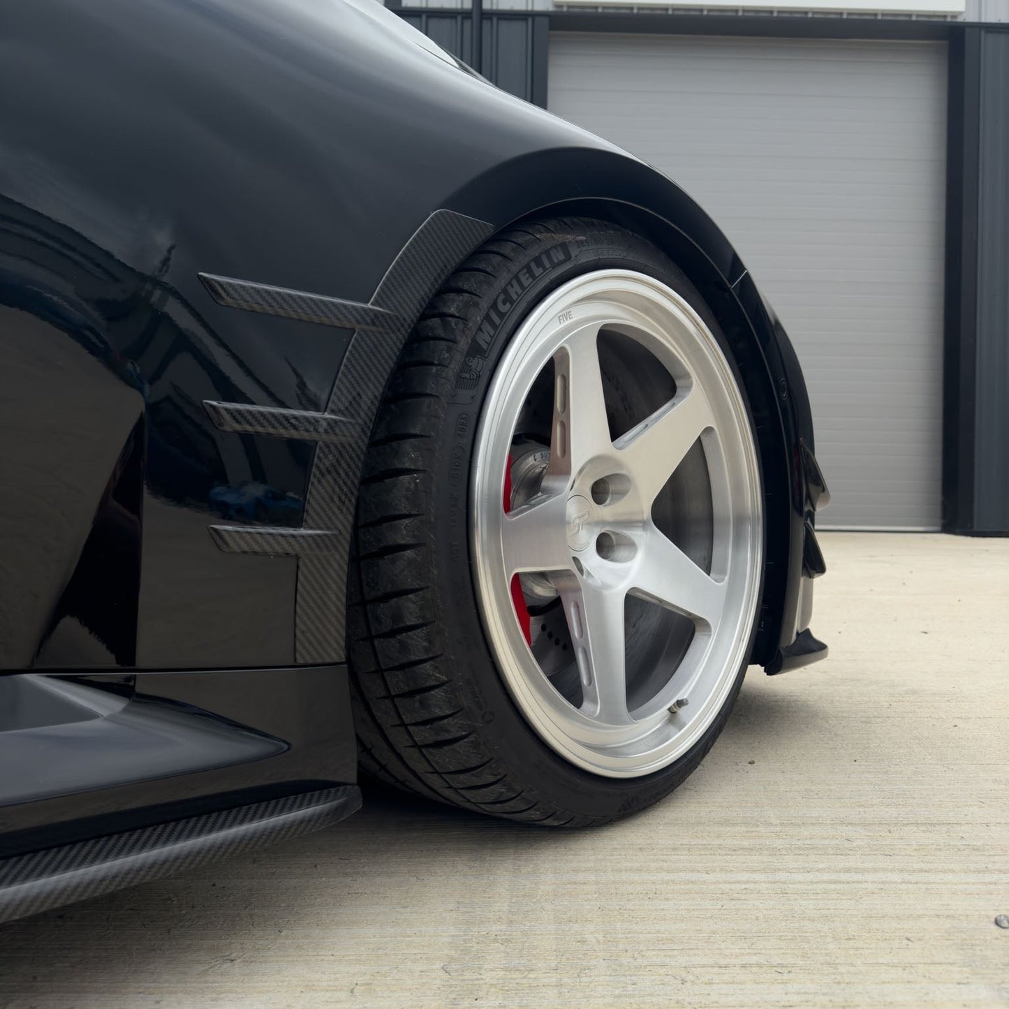 BMW M2 G87 2023+ Carbon Fibre/Fiber Wing Vent Surrounds – Front Side Fender Gill Trim Covers, Air Breather Garnish, Quarter Panel Side Vent Overlays – High Gloss Pre-Preg Carbon Exterior Styling