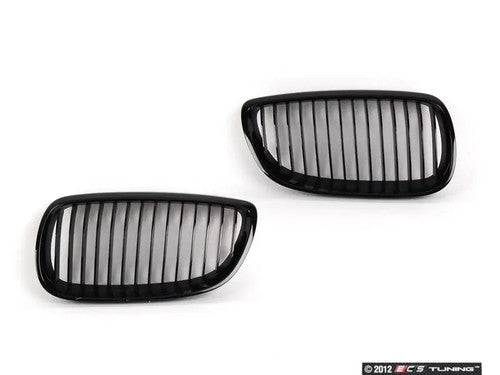 BMW E9X (E90 E92 E93 & M3) Gloss Black Kidney Grilles/Front Grills - Shadowline Blackout Chrome Delete Replacement Set - 3 Series Saloon/Sedan, Coupe, Convertible Pair