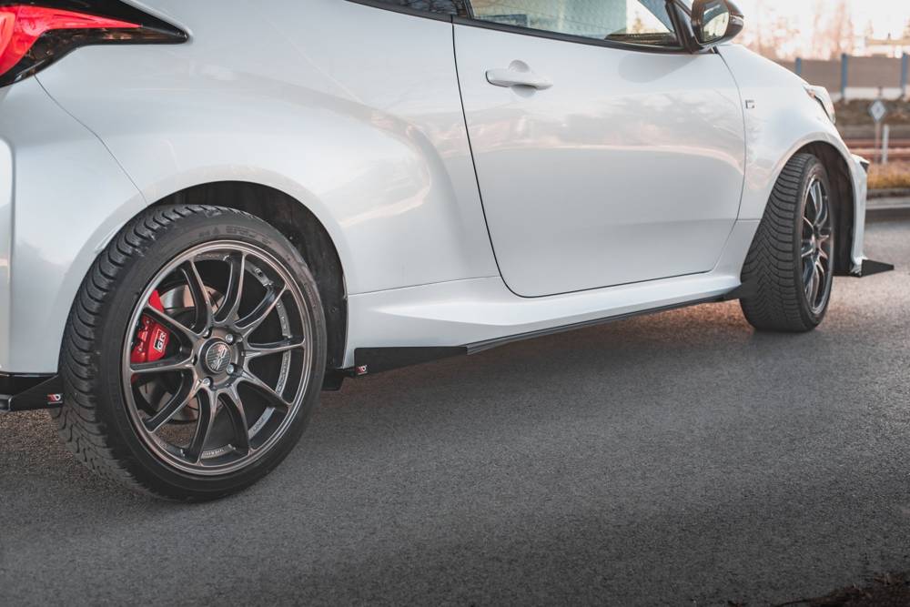 Maxton Design - STREET PRO SIDE SKIRTS DIFFUSERS + FLAPS TOYOTA GR YARIS MK4