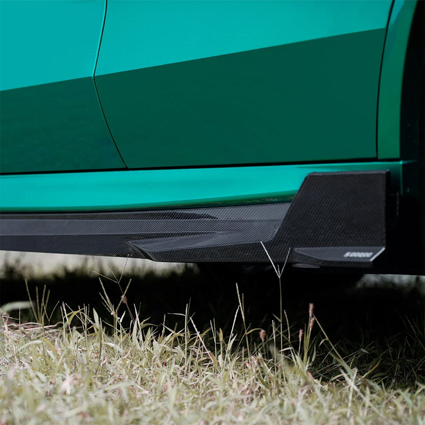 SooQoo BMW F95 X5M LCI Side Skirts In Gloss Carbon Fibre