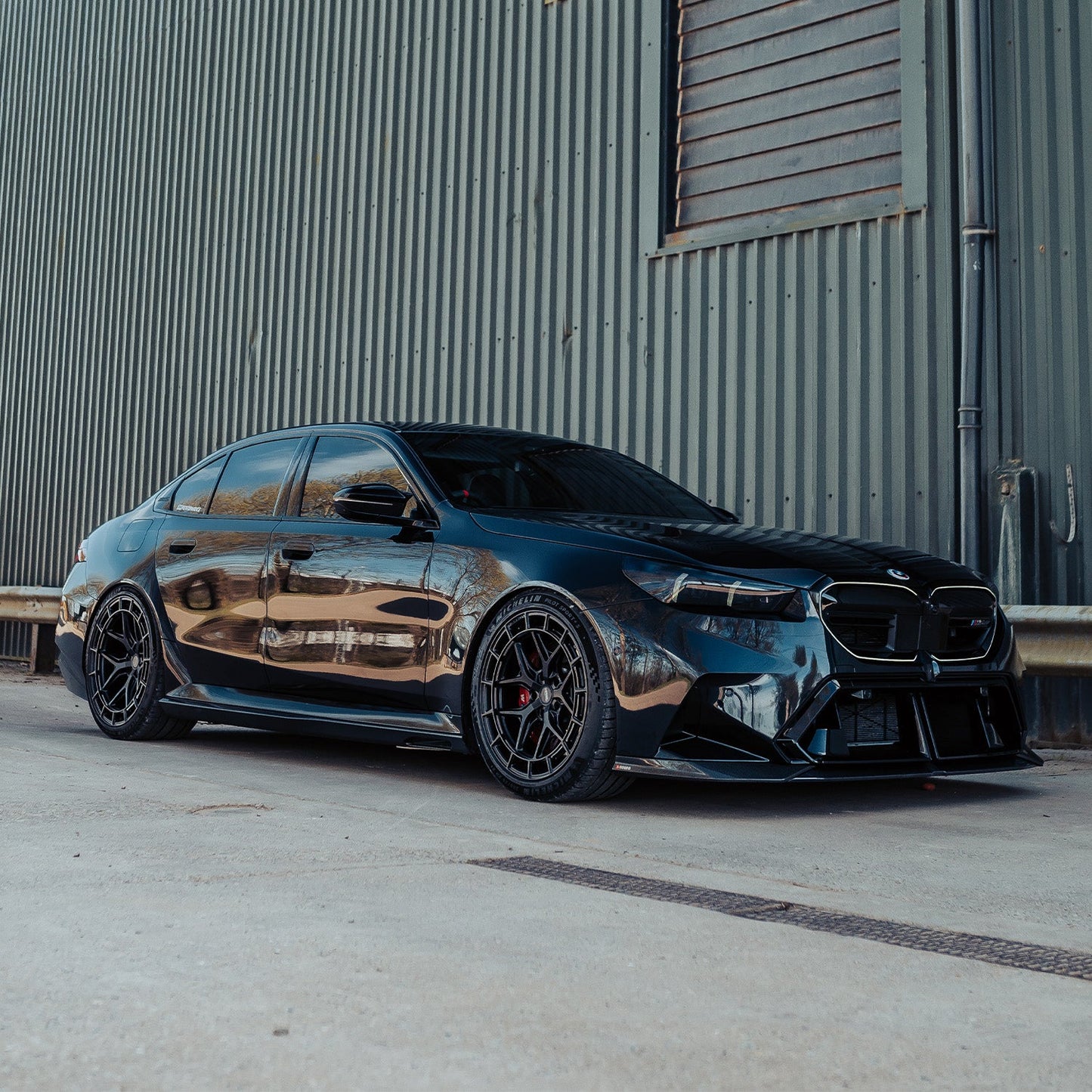 SooQoo BMW G90 & G99 M5 SQ-A Side Skirts In Gloss Carbon Fibre