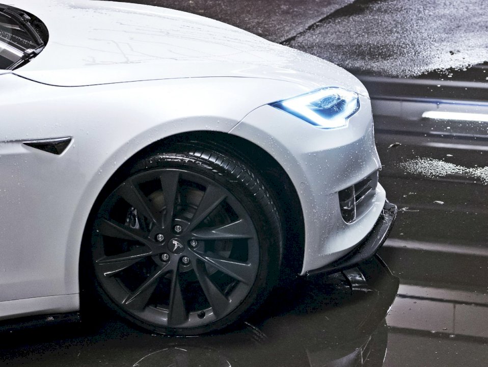 Maxton Design - FRONT SPLITTER V.1 TESLA MODEL S FACELIFT (2016-)
