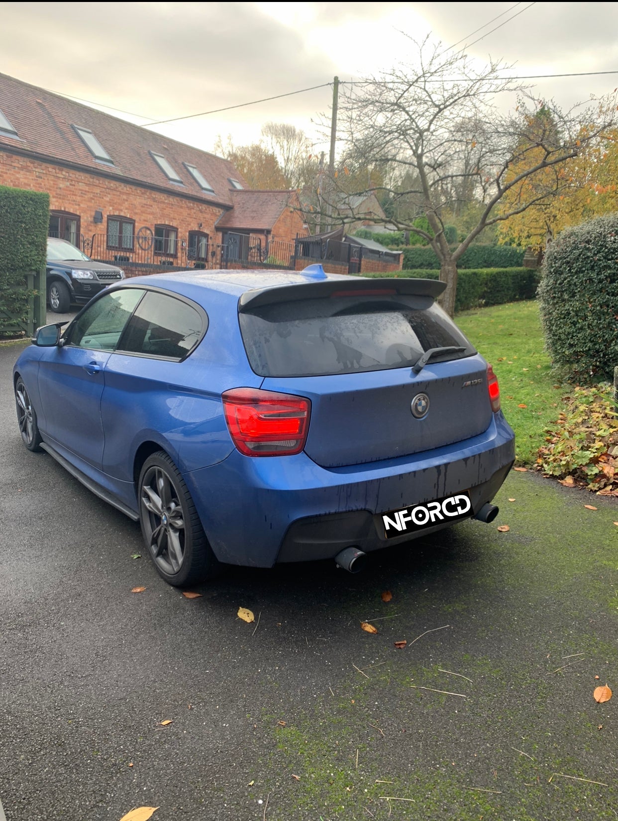 BMW 1 Series F20 F21 Carbon Fibre Rear Spoiler Wing – Boot/Tailgate Lip Spoiler for M135i M140i Hatchback 2011–2019 (Gloss Carbon Fiber, OEM+ Fitment, UK)