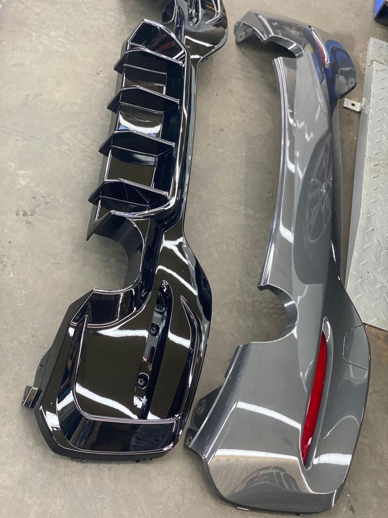 BMW 1 Series F20 LCI Rear Diffuser for M140i M135i – Gloss Black Twin Exit Dual Exhaust Valance Rear Bumper Lower Spoiler OEM Style ABS Clip-On Insert (Facelift 2015-2019) UK Stock