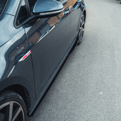 VW Volkswagen Golf MK7 MK7.5 2014-2020 GTI GTD R R-Line Gloss Black Side Skirts – Side Skirt Extensions / Side Splitters / Sill Extensions – ABS Piano Black Rocker Panel Covers OEM+ Body Kit Pair Side Blades