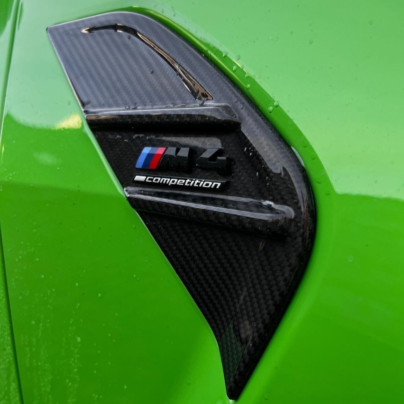 BMW M3 G80/G81 2021+ Dry Carbon Fibre/Fiber Replacement Side Fender/Wing Vent Grilles - Side Gills Scuttle/Quarter Panel Vent Trim, 2x2 Twill Gloss, OEM Fit - CT Carbon M Performance Style (Pair)