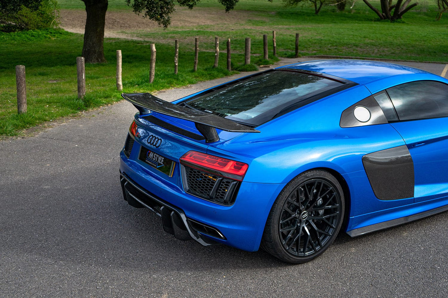 AUDI R8 V10 GEN 2 CARBON FIBRE KIT - V STYLE