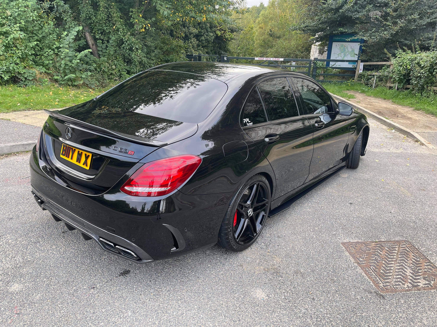 Mercedes C63 AMG W205 C-Class Saloon/Sedan Carbon Fibre (Fiber) Body Kit PS Style – Full Aero Pack: Front Splitter, Side Skirts, Rear Diffuser, Boot/Trunk Spoiler – Pre-Facelift 2015–2018 – CT Carbon