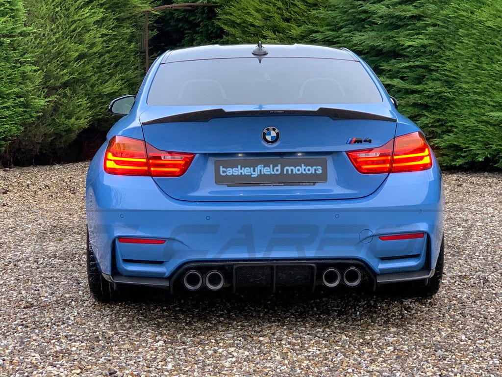 BMW M4 (F82) Coupe V Style Carbon Fibre/Carbon Fiber Body Kit – Full Gloss Carbon Exterior Pack Aero Kit 2014-2020 | CT Carbon Aftermarket Performance Styling Upgrade UK