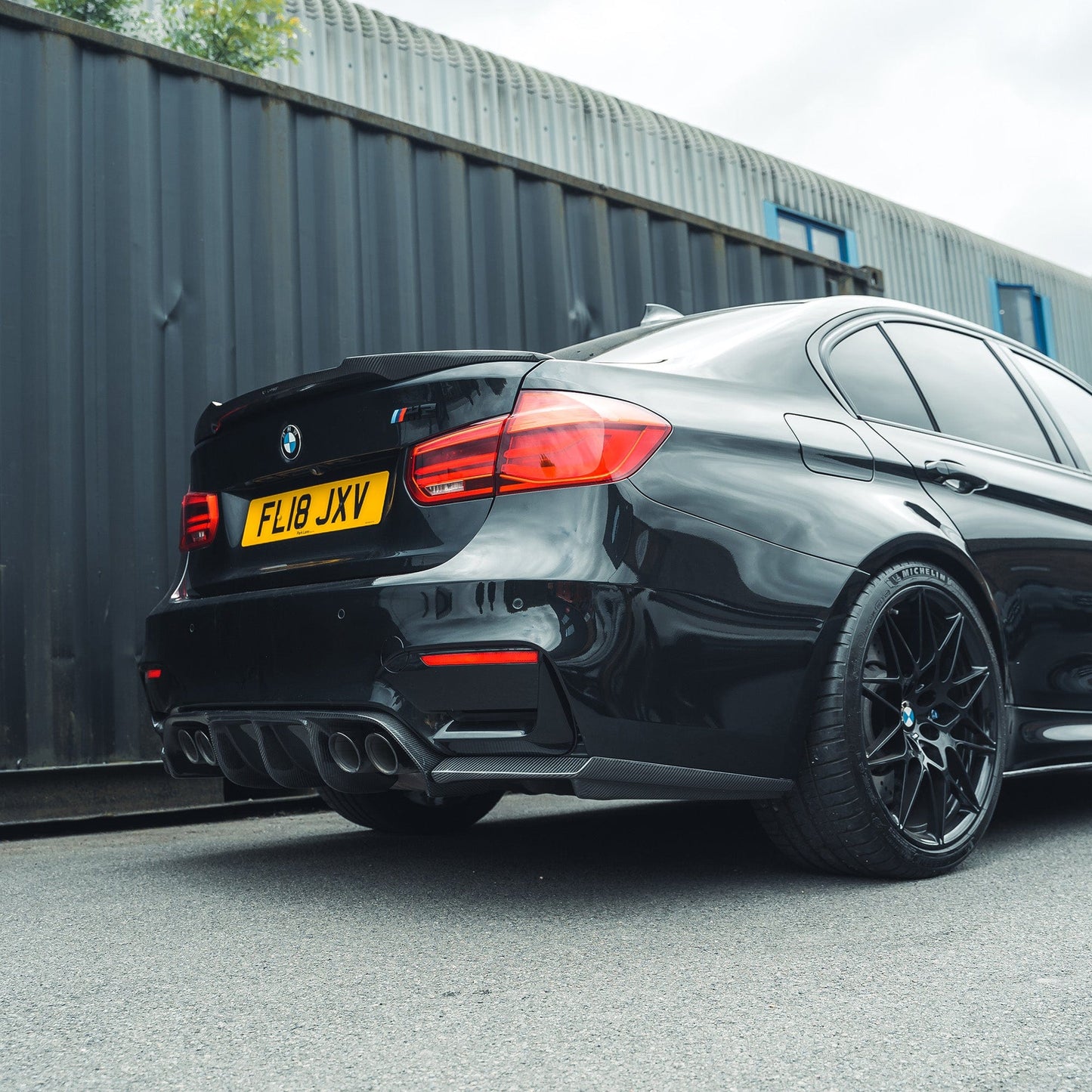 BMW F80 M3 & F30 3 Series Saloon/Sedan Carbon Fibre/Fiber Rear Boot/Trunk Lip Spoiler - V Style High-Kick Ducktail, Gloss 2x2 Weave, M Performance Style Rear Lip Wing (F30 2011-2019, F80 2014-2020)