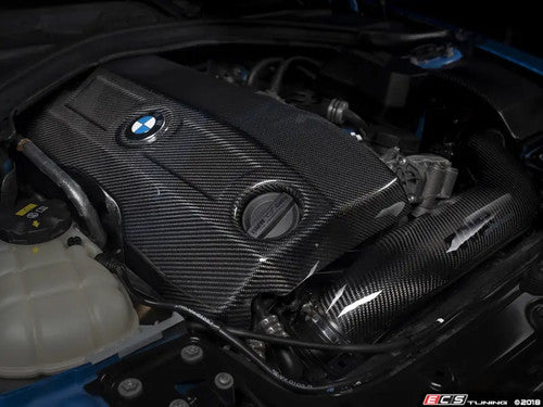 Turner Motorsport Carbon Fibre Engine Cover for BMW N55 – Gloss 2x2 Twill Weave Under‑Bonnet/Underhood Engine Bay Top Shroud – Fits F22/F23 M235i, F30 335i, F32/F33/F36 435i, F87 M2 – OEM‑Style Beauty Cover