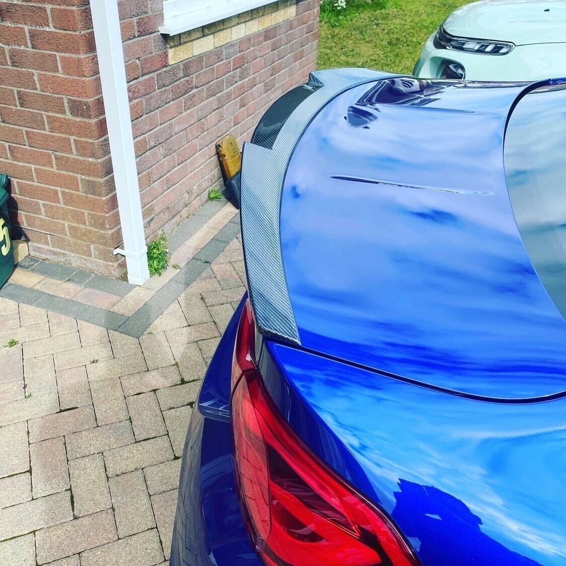 BMW M4 F83 Convertible & 4 Series F33 Convertible Carbon Fibre Ducktail Spoiler  V Style High Kick Boot Lip Rear Spoiler | UK Stock