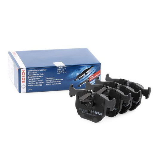 Bosch 0986494006 (0 986 494 006) Brake Pad Set with Antiâ€‘Squeak Plate & Piston Clip â€“ Fits BMW E46 3 Series, E38 7 Series, E46 M3, E39 M5, X3 E83, X5 E53; Range Rover L322